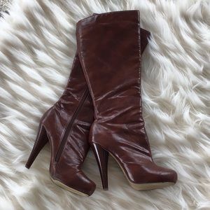 Micheal Antonio brown boots size 8.